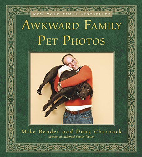 Imagen de archivo de Awkward Family Pet Photos a la venta por Your Online Bookstore