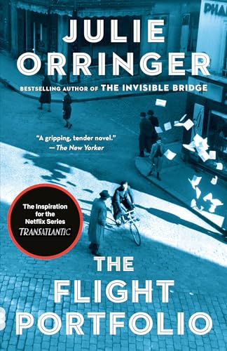 Beispielbild fr The Flight Portfolio: A novel (Vintage Contemporaries) zum Verkauf von BooksRun