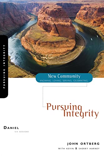 Beispielbild fr Daniel: Pursuing Integrity (New Community Bible Study Series) zum Verkauf von BooksRun