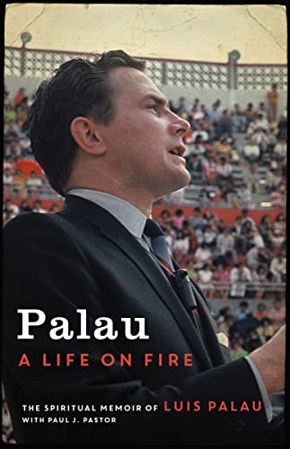 Imagen de archivo de Palau: A Life on Fire a la venta por SecondSale