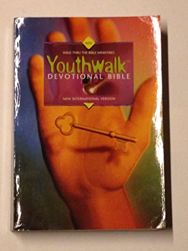 9780310900887: NIV Youthwalk Devotional Bible