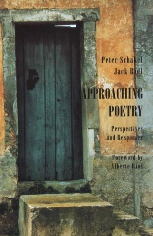 Beispielbild fr Approaching Poetry: Perspectives and Responses zum Verkauf von BooksRun