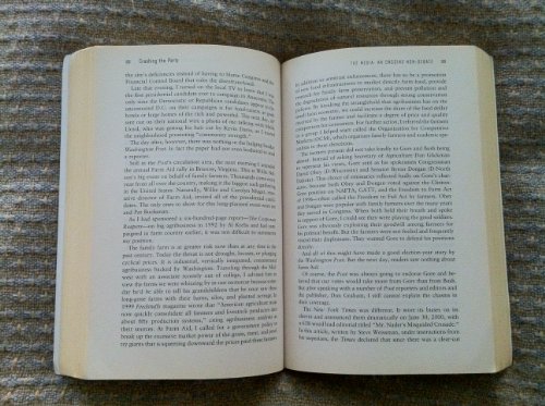 Immagine dell'editore per Crashing the Party: Taking on the Corporate Government in an Age of Surrender venduto da ThriftBooks-Phoenix