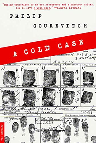 9780312420024: A Cold Case