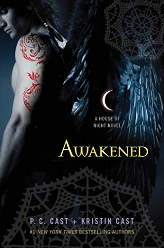 9780312650247: Awakened: A House of Night Novel: 8 (House of Night, 8)