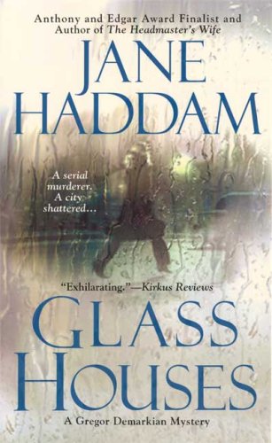 Imagen de archivo de Glass Houses: A Gregor Demarkian Novel (Gregor Demarkian Mystery) a la venta por Gulf Coast Books