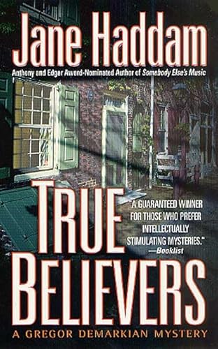 9780312982867: True Believers (Gregor Demarkian Novels)