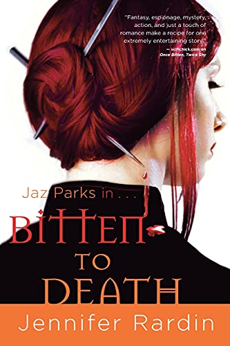 Imagen de archivo de Bitten to Death (Jaz Parks, Book 4) a la venta por SecondSale