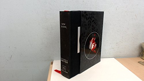 Stock image for New Moon Collector's Edition (The Twilight Saga) for sale by Idaho Youth Ranch Books