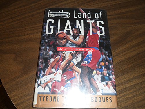 Beispielbild fr In the Land of Giants : My Life in Basketball zum Verkauf von Better World Books