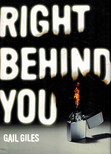 Imagen de archivo de Right Behind You a la venta por Better World Books: West