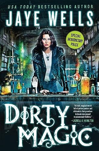 9780316228435: Dirty Magic: 1 (Prospero's War, 1)