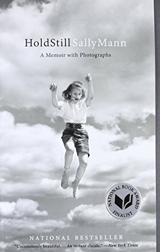 Imagen de archivo de Hold Still: A Memoir with Photographs a la venta por Goodwill Books