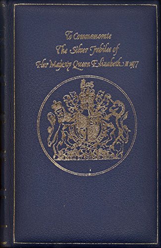 Imagen de archivo de Royal : Her Majesty Queen Elizabeth II a la venta por SecondSale