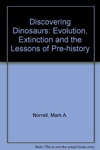 Imagen de archivo de Discovering Dinosaurs a la venta por Better World Books