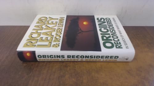 9780316902984: Origins Reconsidered: In Search of What Makes Us Human