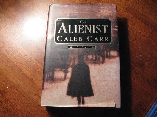 Stock image for The Alienist: Number 1 in series (Laszlo Kreizler & John Schuyler Moore) for sale by WorldofBooks