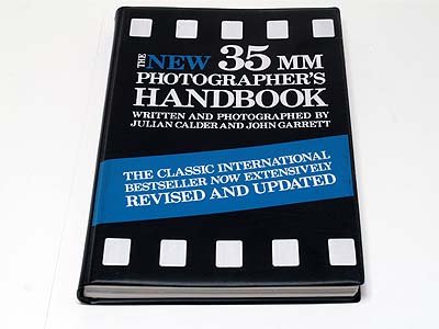 Beispielbild fr The New 35mm Photographer's Handbook zum Verkauf von Goldstone Books