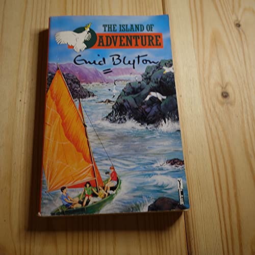 Imagen de archivo de The Island of Adventure (Adventure Series) a la venta por Gulf Coast Books