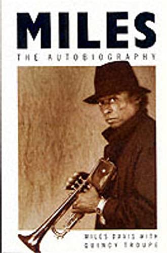 Imagen de archivo de Miles The Autobiography /anglais a la venta por More Than Words