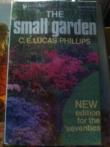 9780330330312: Small Garden (Piper Small Garden S.)
