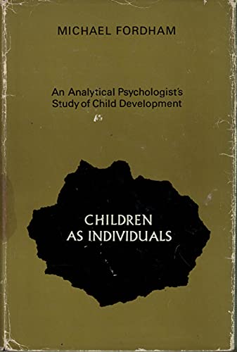 Imagen de archivo de Children as individuals, a la venta por Hawking Books