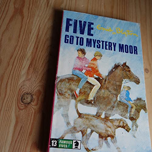 9780340042526: Five Go to Mystery Moor (Knight Books)