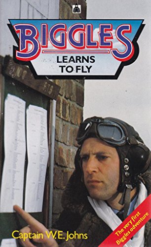 9780340388426: Biggles Learns to Fly (Knight Books)