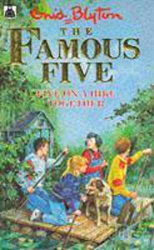 Imagen de archivo de Famous Five: 10: Five On A Hike Together: Book 10 a la venta por WorldofBooks