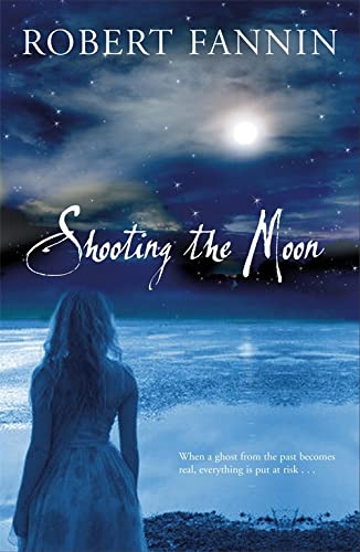 Imagen de archivo de Shooting the Moon a la venta por Better World Books Ltd