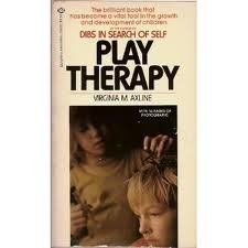 Beispielbild fr Play Therapy zum Verkauf von Sigrun Wuertele buchgenie_de