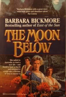 Beispielbild fr The Moon Below zum Verkauf von Wonder Book