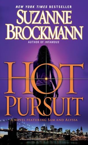 Beispielbild fr Hot Pursuit : A Novel zum Verkauf von Better World Books: West