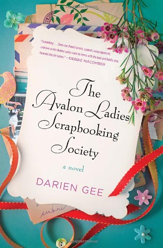 9780345525376: The Avalon Ladies Scrapbooking Society: A Novel