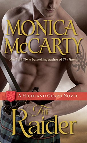 9780345543936: The Raider: A Highland Guard Novel: 8