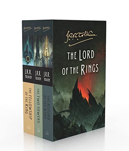 Beispielbild fr The Lord of the Rings 3-Book Paperback Box Set zum Verkauf von BooksRun