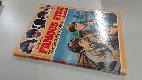 9780361046626: ENID BLYTON'S FAMOUS FIVE GO TO MYSTERY MOOR ANNUAL.