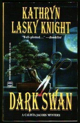 Imagen de archivo de Dark Swan a la venta por BooksRun
