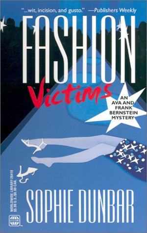 Beispielbild fr Fashion Victims zum Verkauf von Wonder Book