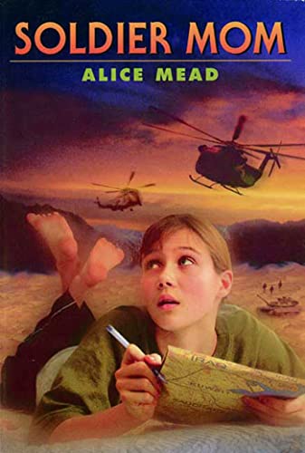 Beispielbild fr Soldier Mom zum Verkauf von Wonder Book