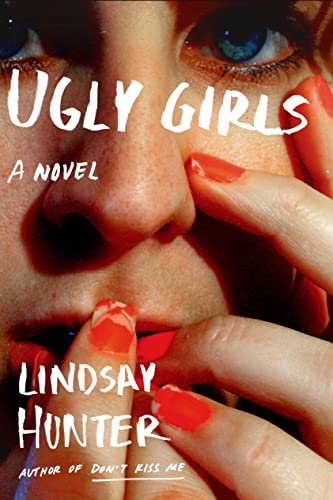 Beispielbild fr Ugly Girls : A Novel zum Verkauf von Better World Books: West