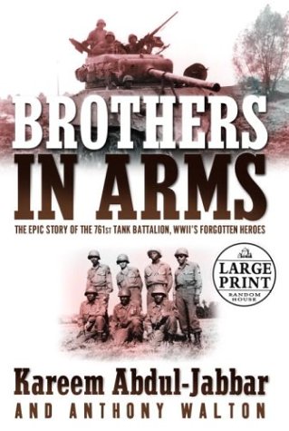 Beispielbild fr Brothers in Arms (Random House Large Print) zum Verkauf von ZBK Books