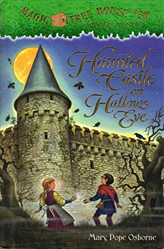 Beispielbild fr Haunted Castle on Hallow's Eve (Magic Tree House) zum Verkauf von AwesomeBooks