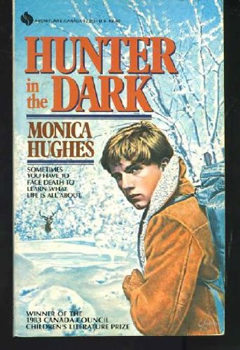 9780380677023: Hunter in the Dark