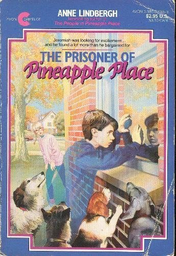 Beispielbild fr The Prisoner of Pineapple Place zum Verkauf von Better World Books