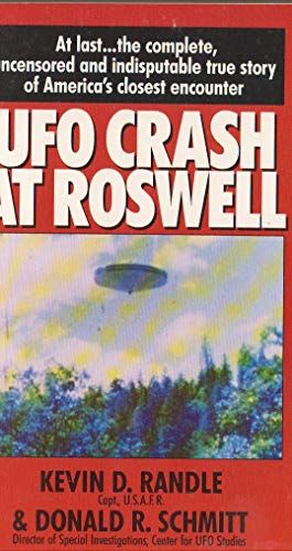 9780380761968: Ufo Crash at Roswell