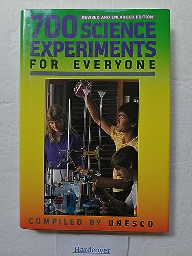 Beispielbild fr 700 Science Experiments for Everyone zum Verkauf von SecondSale