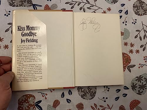 Imagen de archivo de Kiss Mommy Goodbye a la venta por Grants Books