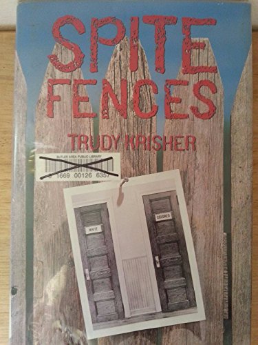 Imagen de archivo de Spite Fences a la venta por Library House Internet Sales