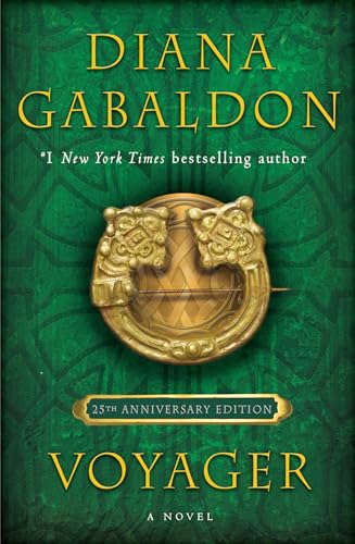 Beispielbild fr Voyager (25th Anniversary Edition): A Novel (Outlander) zum Verkauf von GF Books, Inc.